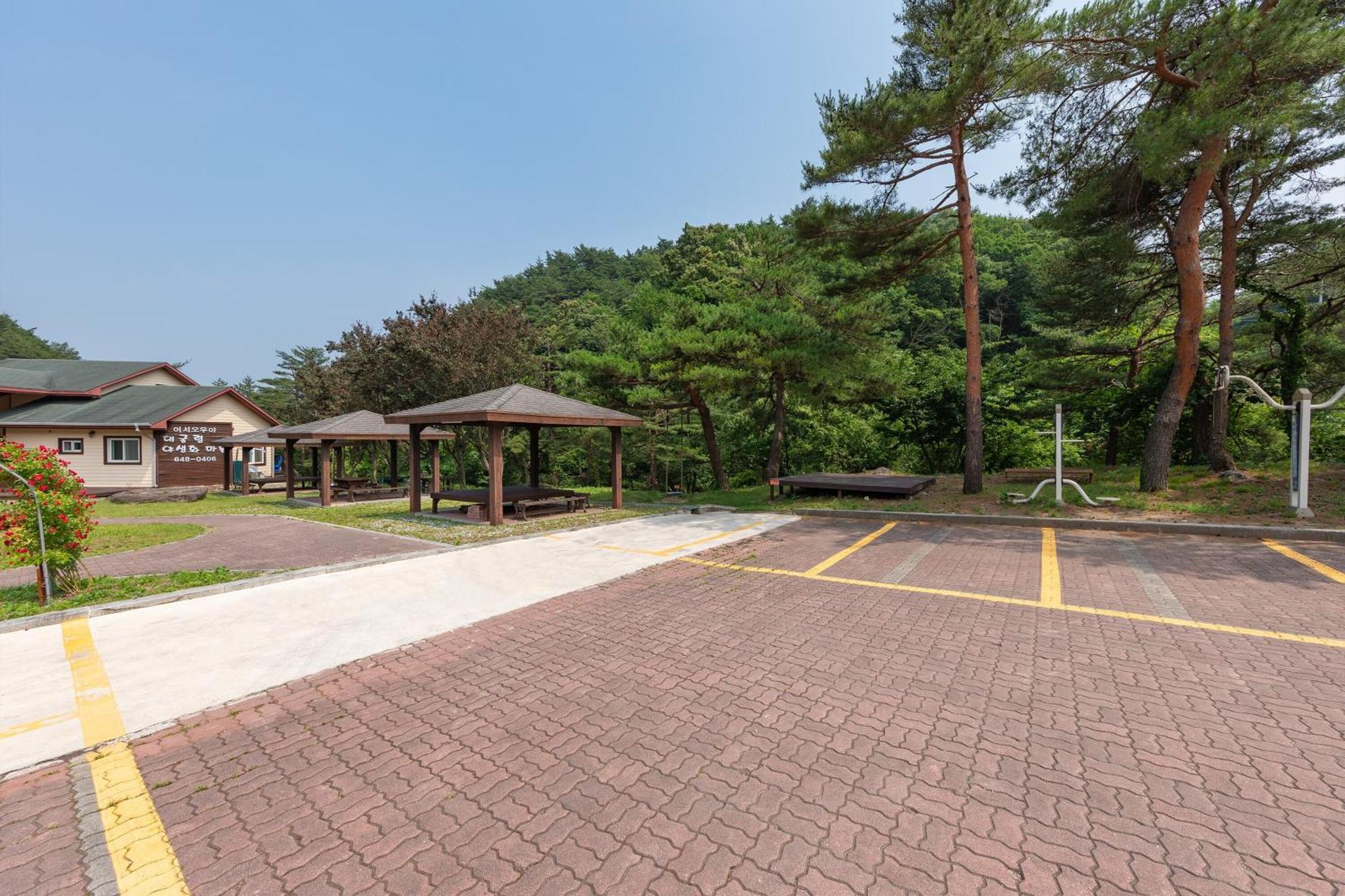 Gangneung Yasaenghwa Maeul Hotel Eksteriør billede